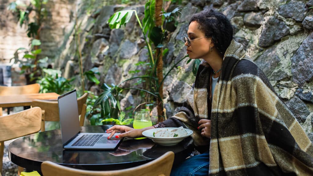 Seguro de viaje para nómadas digitales: lo que debes tener en cuenta si trabajas desde el extranjero