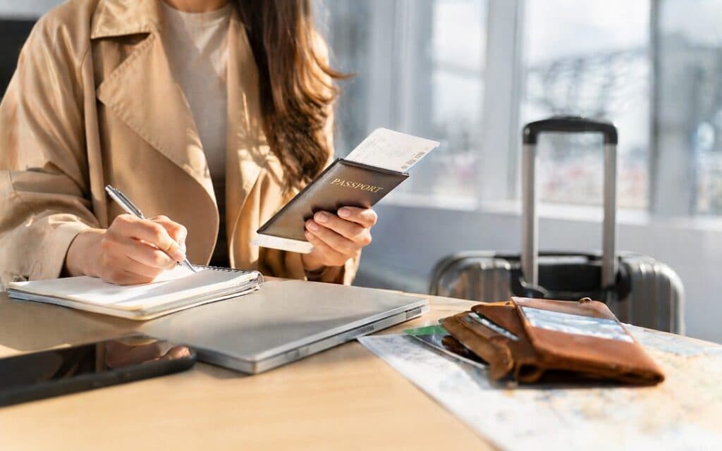 Qué revisar antes de viajar para evitar problemas en el extranjero